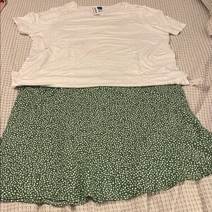 2 piece old navy. Green/white flounce skirt XXL NWT and White Luxe T NWT XL